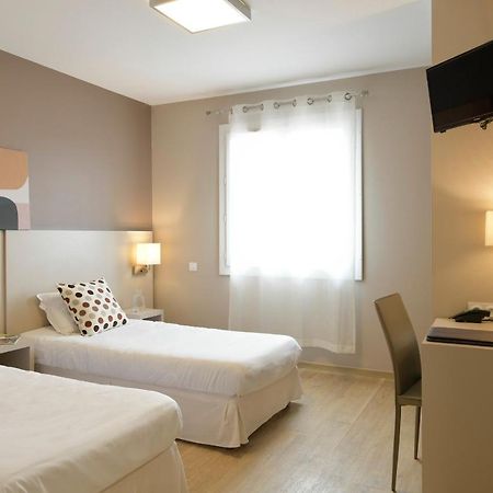 Logis Hotel & Restaurant Le Pardaillan Gondrin Екстер'єр фото