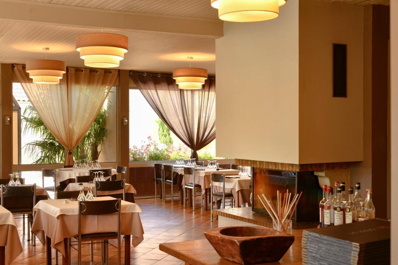 Logis Hotel & Restaurant Le Pardaillan Gondrin Екстер'єр фото