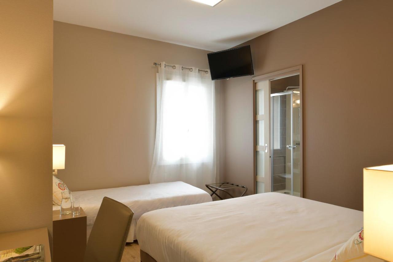 Logis Hotel & Restaurant Le Pardaillan Gondrin Екстер'єр фото