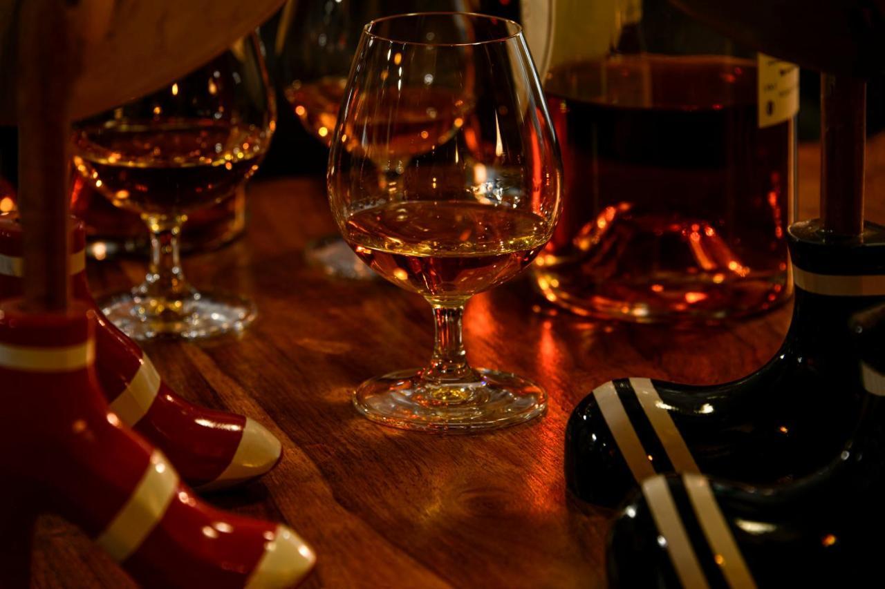 Logis Hotel & Restaurant Le Pardaillan Gondrin Екстер'єр фото