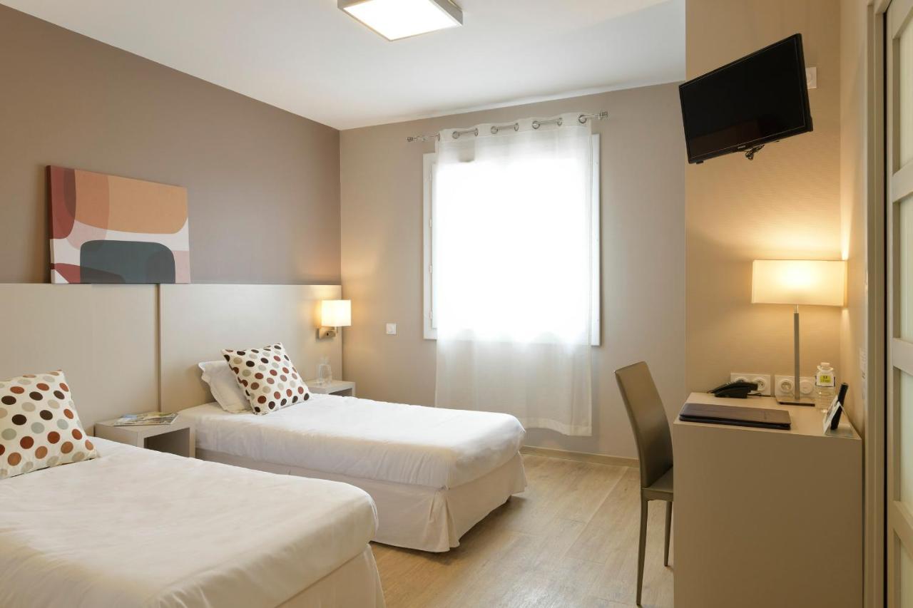 Logis Hotel & Restaurant Le Pardaillan Gondrin Екстер'єр фото