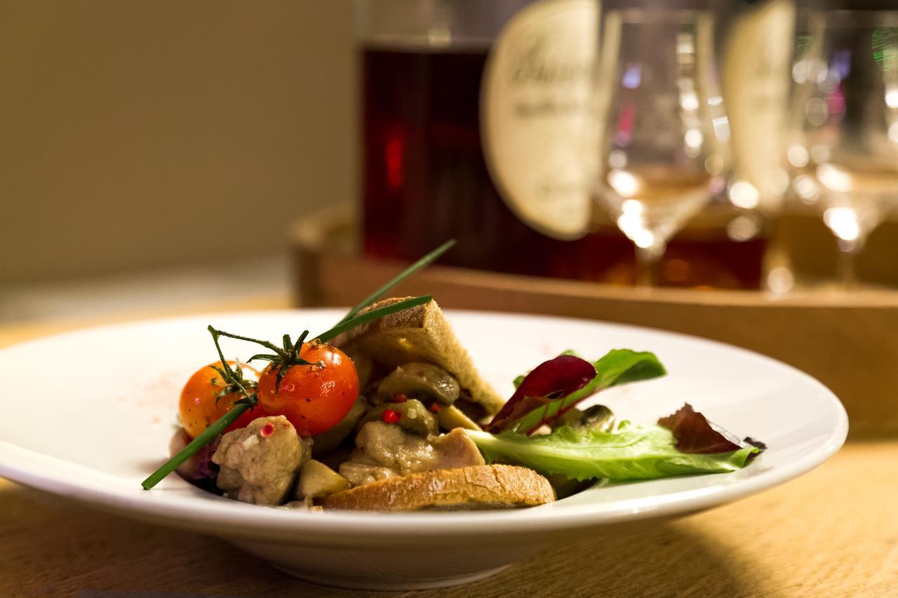 Logis Hotel & Restaurant Le Pardaillan Gondrin Екстер'єр фото
